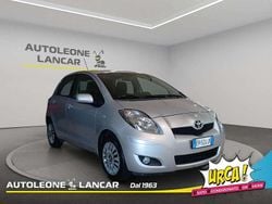 Grigio Usata 2011 Toyota Yaris Sol Tre volumi | 5380 € (Buon prezzo)