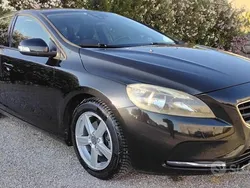 Nero Usata 2015 Volvo V40 R-Design Kinetic Station wagon | 7500 € (Buon prezzo)