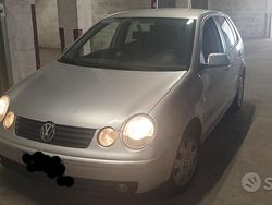 Grigio Usata 2004 VW Polo Due volumi | 2400 € (Buon prezzo)