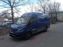 Blu/azzurro Usata 2022 Iveco Daily Furgone | 27.000 € (Buon prezzo)