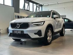 Vapour grey Nuova 2025 Volvo XC40 SUV | 33.500 €
