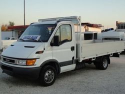 Bianco pastello Usata 2001 Iveco Daily Furgone | 9990 € (Buon prezzo)