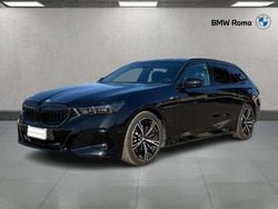 Black sapphire metallic Usata 2024 BMW 520 M Sport Station wagon | 61.590 € (Buon prezzo)