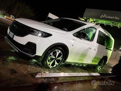 Bianco Usata 2023 Ford Grand Tourneo Connect Monovolume | 26.000 € (Buon prezzo)