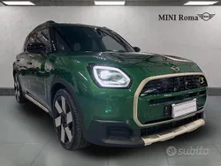 British racing green iv Nuova 2024 Mini Countryman Favoured SUV | 46.700 € (Cara)