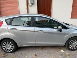 Grigio Usata 2014 Ford Fiesta Due volumi | 5500 € (Buon prezzo)