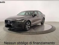 Platinum grey metallizzato Usata 2024 Volvo S60 Plus Tre volumi | 32.950 € (Super prezzo)