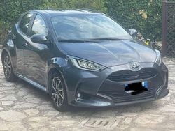 Usata 2021 Toyota Yaris Hybrid Lounge Tre volumi | 16.500 € (Buon prezzo)