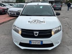 Bianco Usata 2015 Dacia Sandero Tre volumi | 6499 € (Buon prezzo)