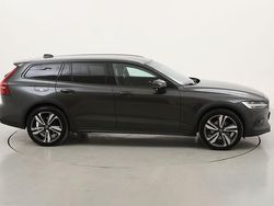 Usata 2021 Volvo V60 CC Business Edition Station wagon | 26.990 € (Cara)