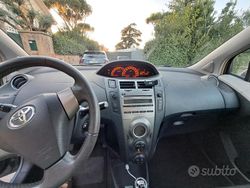 Usata 2010 Toyota Yaris Tre volumi | 5500 €