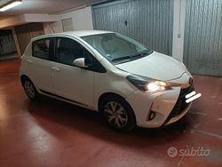 Bianco Usata 2019 Toyota Yaris Active Tre volumi | 9500 €