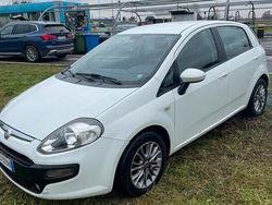 Bianco Usata 2011 Fiat Punto Tre volumi | 3000 € (Buon prezzo)