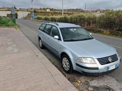 Usata 2002 VW Passat Tre volumi | 2000 € (Molto cara)