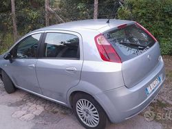 Grigio Usata 2007 Fiat Grande Punto Due volumi | 2500 € (Buon prezzo)