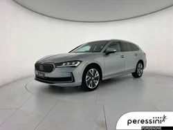 Argento pebble metallizzato Nuova 2025 Skoda Superb Style Station wagon | 37.900 € (Super prezzo)
