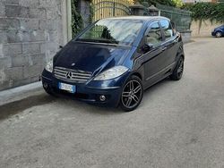 Blu Usata 2006 Mercedes A200 Tre volumi | 2400 € (Cara)