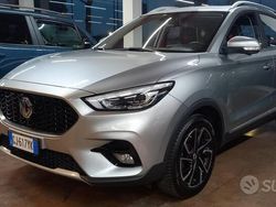 Grigio chiaro metall. Usata 2022 MG ZS Luxury Tre volumi | 16.500 € (Cara)