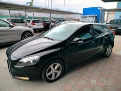 Nero Usata 2018 Volvo V40 Business Edition Station wagon | 9900 € (Buon prezzo)