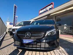 Nero Usata 2015 Mercedes A180 Tre volumi | 13.900 € (Buon prezzo)