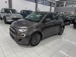 Grigio Usata 2021 Fiat 500e Tre volumi | 14.490 € (Ottimo prezzo)