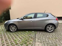 Grigio Usata 2011 Alfa Romeo Giulietta Due volumi | 9000 € (Buon prezzo)
