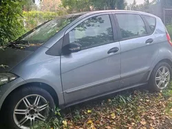 Blu/azzurro Usata 2006 Mercedes A150 Avantgarde Monovolume | 1900 € (Buon prezzo)