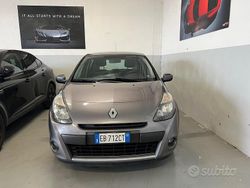 Grigio Usata 2010 Renault Clio II Tre volumi | 1700 € (Super prezzo)