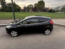 Nero Usata 2010 Ford Fiesta Titanium Due volumi | 3200 € (Buon prezzo)
