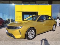 Oro Usata 2022 Opel Astra Edition Tre volumi | 17.900 € (Buon prezzo)
