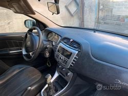 Grigio Usata 2009 Lancia Delta Due volumi | 2400 € (Buon prezzo)