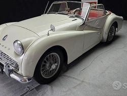 Beige Usata 1960 Triumph TR3 Cabrio | 29.900 €