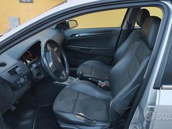 Grigio Usata 2005 Opel Astra Tre volumi | 1500 € (Buon prezzo)