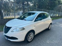 Bianco Usata 2015 Lancia Ypsilon Due volumi | 6700 € (Buon prezzo)