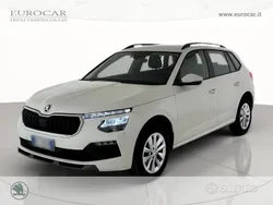 Bianco magnolia Usata 2024 Skoda Kamiq Selection SUV | 19.400 € (Super prezzo)
