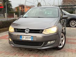Grigio Usata 2013 VW Polo Highline Tre volumi | 6990 € (Buon prezzo)