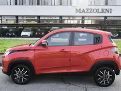 Rosso Usata 2024 Mahindra KUV100 Due volumi | 13.900 € (Cara)