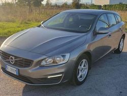 Grigio Usata 2017 Volvo V60 Business Edition Station wagon | 13.500 € (Buon prezzo)