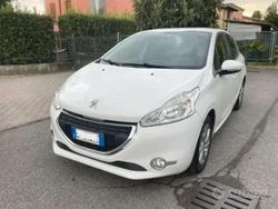Bianco Usata 2014 Peugeot 208 Allure Due volumi | 5499 € (Ottimo prezzo)