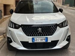 Bianco Usata 2021 Peugeot 2008 SUV | 20.500 € (Cara)
