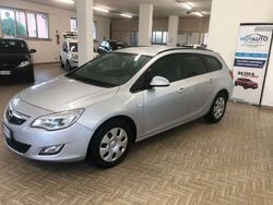Argento Usata 2012 Opel Astra Cosmo Station wagon | 4300 € (Buon prezzo)