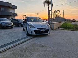 Grigio Usata 2012 Renault Clio IV Dynamique Due volumi | 3600 € (Buon prezzo)