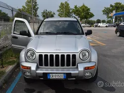 Usata 2004 Jeep Cherokee SUV | 3700 € (Ottimo prezzo)