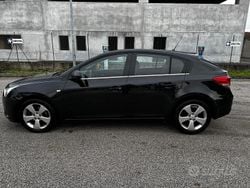 Grigio Usata 2012 Chevrolet Cruze Tre volumi | 2990 € (Molto cara)