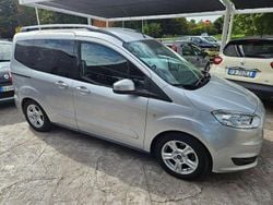Grigio metallizzato Usata 2015 Ford Tourneo Courier Monovolume | 10.500 € (Buon prezzo)