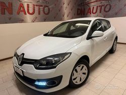 Bianco Usata 2015 Renault Mégane LIMITED Tre volumi | 4900 € (Ottimo prezzo)