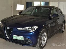 Blu Usata 2017 Alfa Romeo Stelvio SUV | 20.900 € (Molto cara)