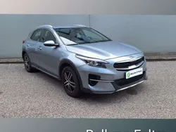 Grigio buisness Usata 2020 Kia XCeed Style SUV | 18.200 € (Buon prezzo)