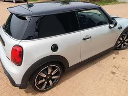Argento Usata 2022 Mini Cooper S Classic Due volumi | 29.000 € (Buon prezzo)