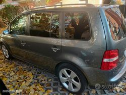 Grigio Usata 2006 VW Touran Monovolume | 3500 € (Buon prezzo)